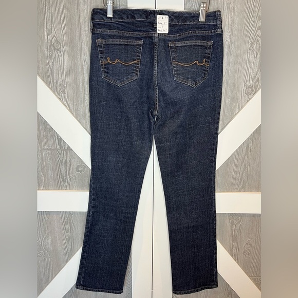 B6.6 St. John's Bay Womens Mid Rise Straight Leg Jean 6 - Picture 2 of 12